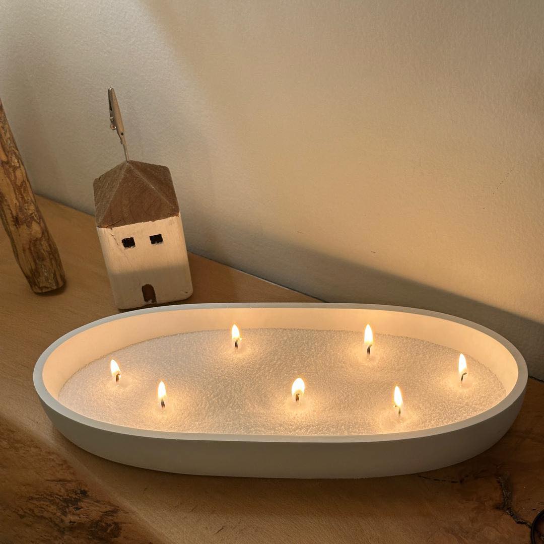 Pearl wax in oval bowl concrete