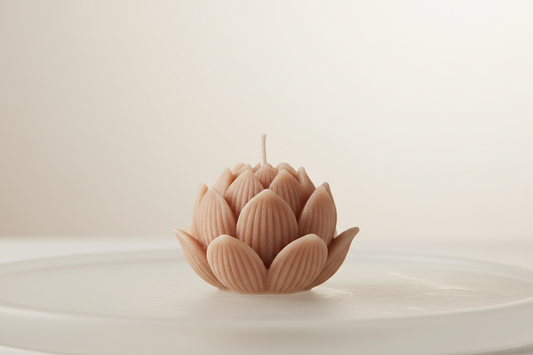 Lotus candle medium size